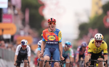 Mads Pedersen shkruan historinë, fiton Etapën e Parë të Giro d’Italia në Shqipëri