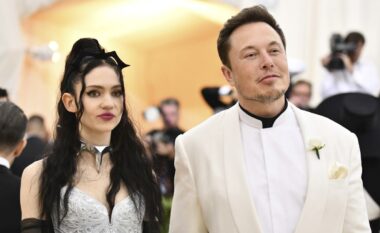 Ish-partnerja e Elon Musk, këngëtarja Grimes: Platforma X është si një burg i mbushur me helm